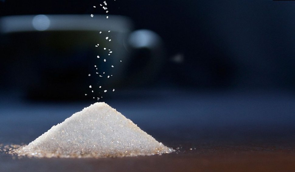 Scumpiri în lanţ la zeci de produse, după ce zahărul a ajuns la un preţ record
