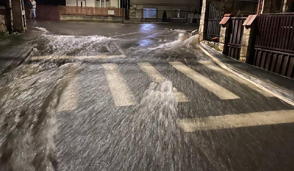 Dezastru înainte de Paște. Zeci de case, inundate după o avarie la o conductă, în Cluj 828655