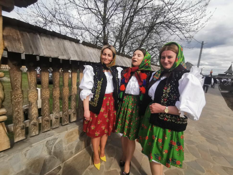 ”A doua Înviere” sau ”Învierea Mică”, în prima zi de Paști. Ce reprezintă Vecernia din Duminica Paștelui | Imagini cu turiştii din Maramureş 828971