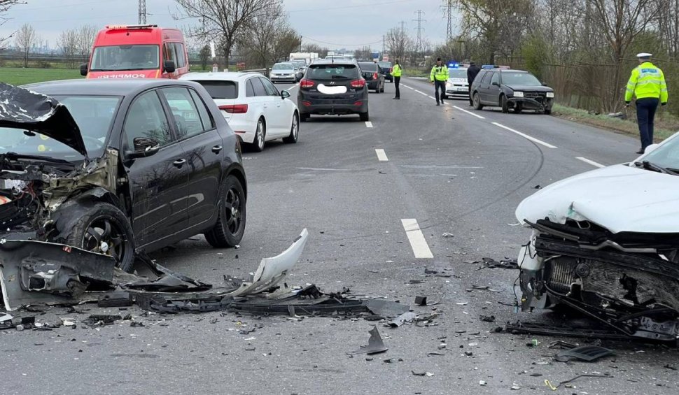 Accident cu trei mașini pe E85, în Buzău! Traficul este dirijat în zonă