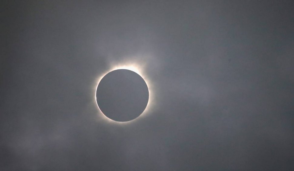 Fenomen uimitor pe 20 aprilie 2023! Cum poți urmări eclipsa hibridă de Soare