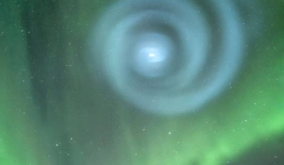 Fenomen straniu pe cer, alături de Aurora Boreală. Imaginile au ajuns în atenția cercetătorilor