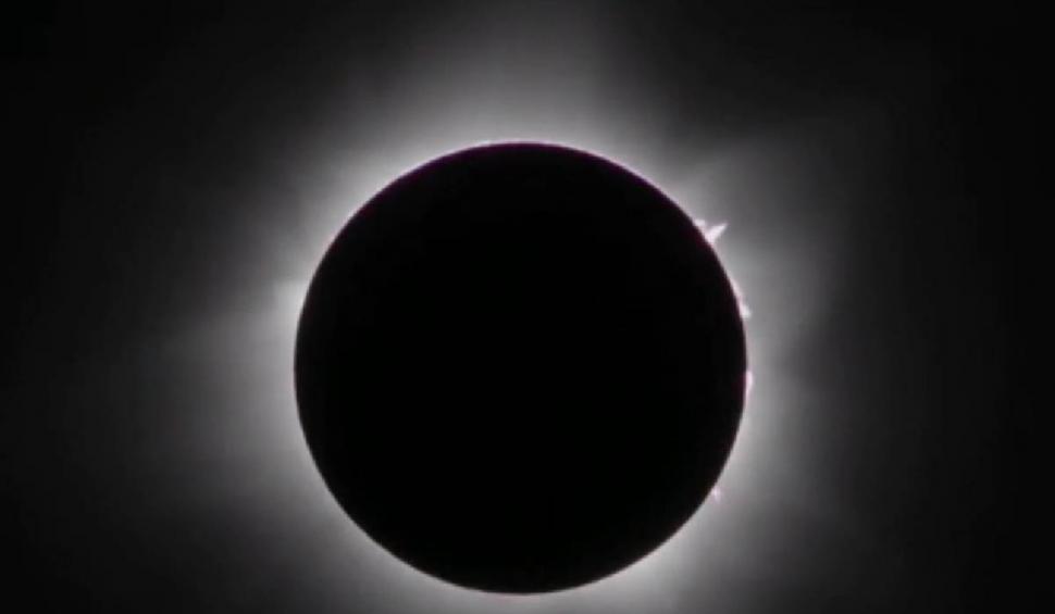 Imagini fabuloase cu eclipsa hibridă de Soare din 20 aprilie 2023. A putut fi văzută doar din două locuri de pe Pământ 829520