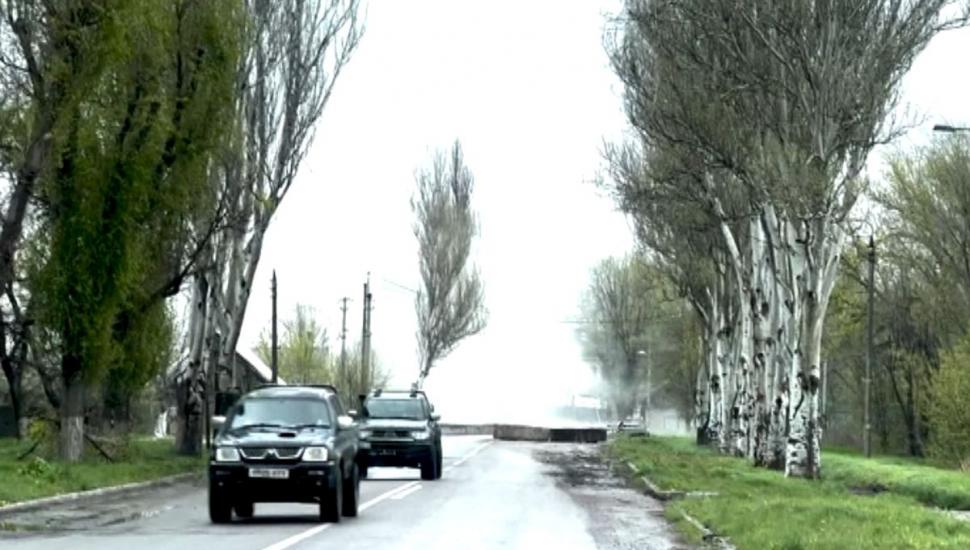 "Nat, mă auzi? Nat, răspunde!" | Un obuz rusesc a căzut între două mașini ale unei echipe CNN care filma în Ucraina, aproape de linia frontului 829602