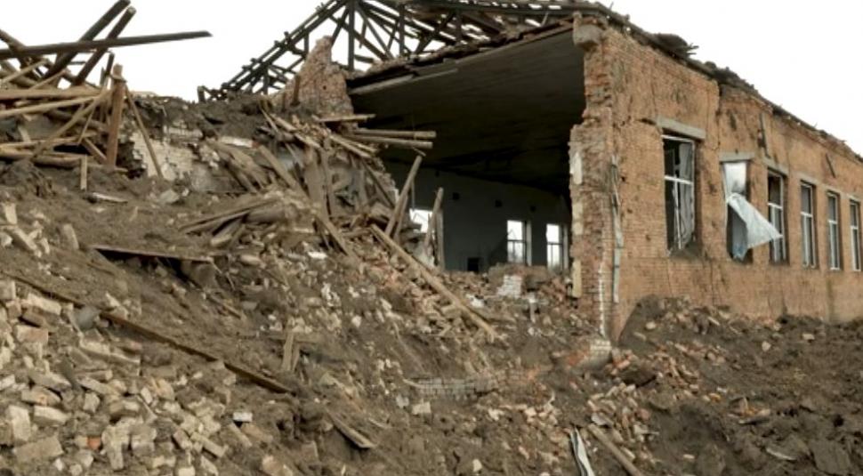 "Nat, mă auzi? Nat, răspunde!" | Un obuz rusesc a căzut între două mașini ale unei echipe CNN care filma în Ucraina, aproape de linia frontului 829605