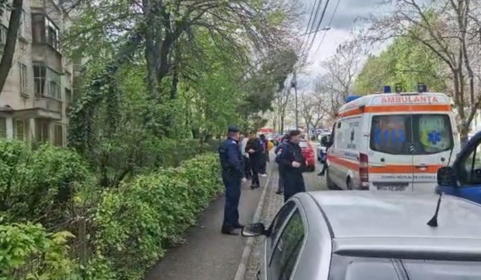 Un copil de doi ani a murit după ce a căzut de la etajul patru al unui bloc din Ploiești 829641