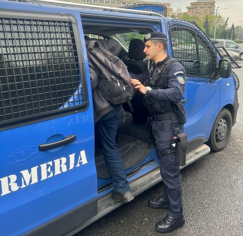 Un cioban de 63 de ani a mers patru zile pe jos ca să ajungă acasă. "Nu am bani de bilet și vreau să ajung la familia mea" 829937