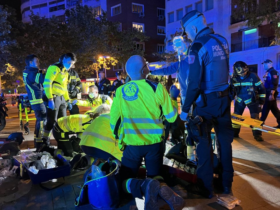 Doi oameni au murit și 10 au fost răniți, într-un incendiu provocat din cauza mâncării flambate la un restaurant din Madrid 