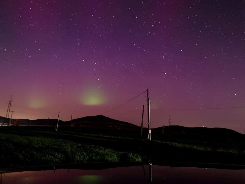 Fenomen inedit pe cerul Europei! Aurora Boreală, vizibilă din mai multe țări, inclusiv din Ungaria 830133