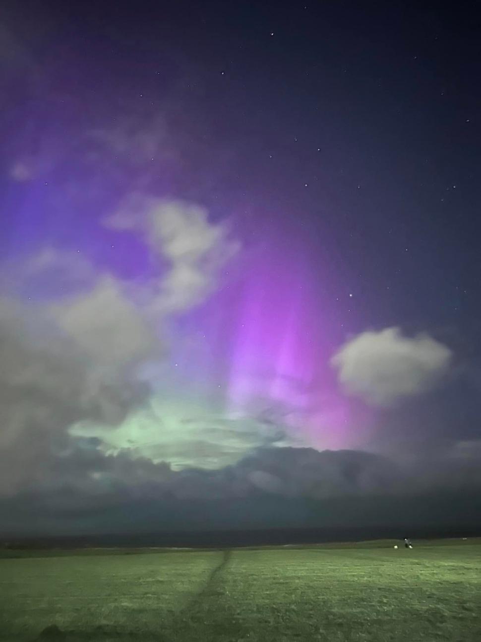 Fenomen inedit pe cerul Europei! Aurora Boreală, vizibilă din mai multe țări, inclusiv din Ungaria 830134