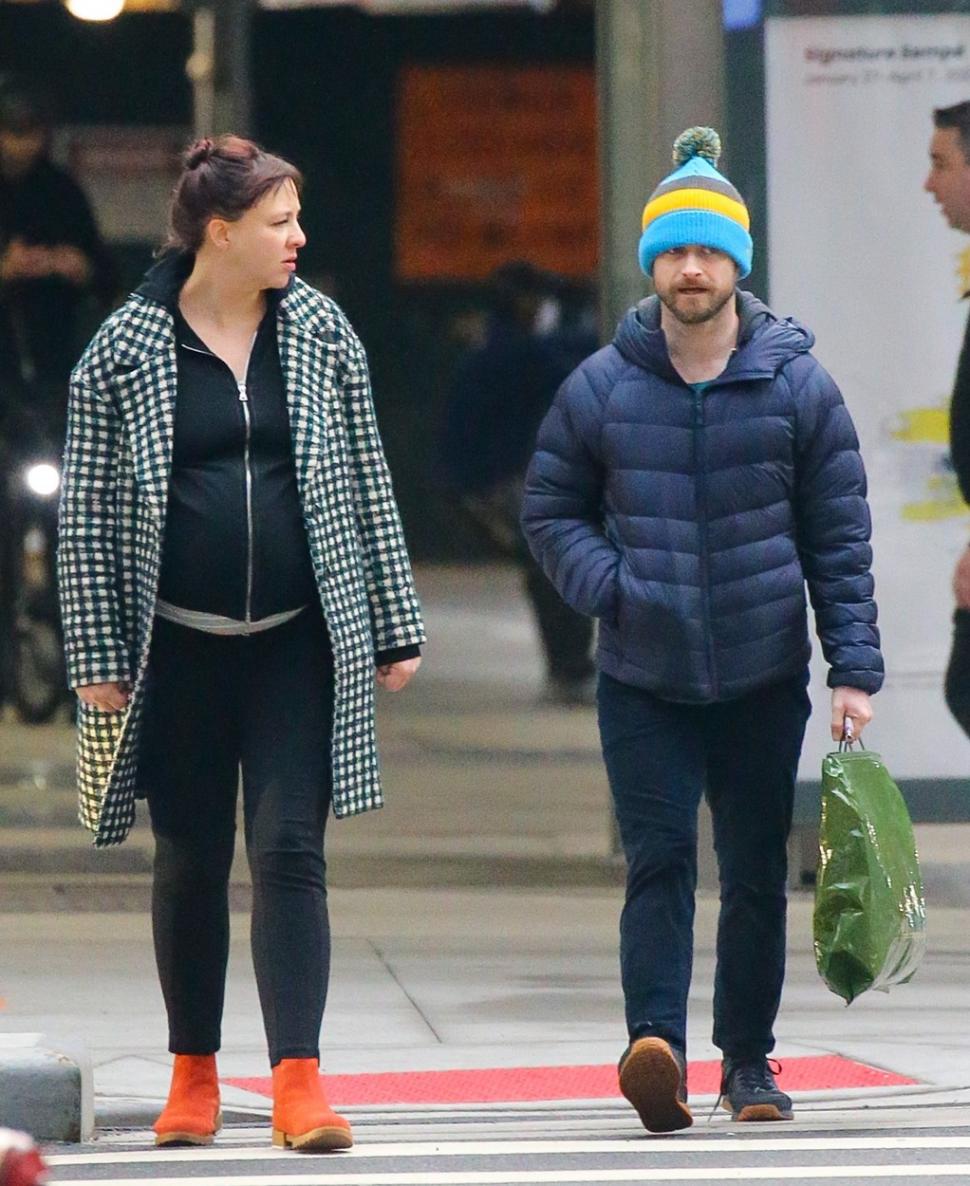 Daniel Radcliffe, actorul din Harry Potter, a devenit tată. Primele imagini cu familia lui 830469