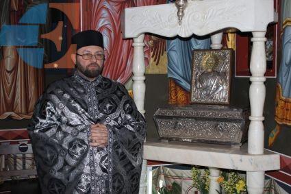 "Dumnezeu m-a pus să stau în genunchi lângă om şi să îl fac sănătos" | Povestea unui preot din Suceava care a devenit kinetoterapeut în timpul liber 830421