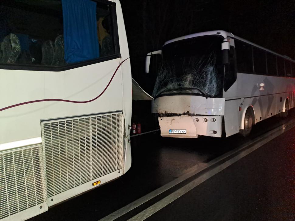 Accident grav cu două autocare în care sunt 90 de elevi şi profesori. A fost activat Planul Roşu de Intervenţie 830697