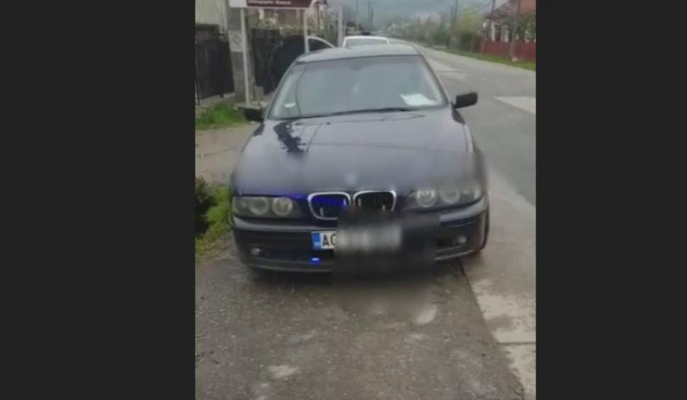 Un șofer și-a transformat BMW-ul în mașină de poliție. "L-a tunat" cu girofaruri și sirenă. Cum au reacționat forțele de ordine 830677