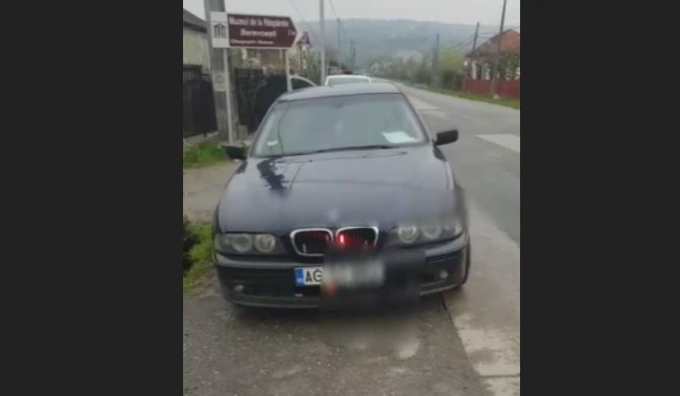 Un șofer și-a transformat BMW-ul în mașină de poliție. "L-a tunat" cu girofaruri și sirenă. Cum au reacționat forțele de ordine 830678