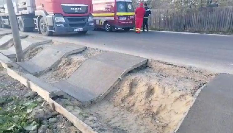 Doi muncitori au murit striviţi de un stâlp, pe un şantier din Bacău 830888