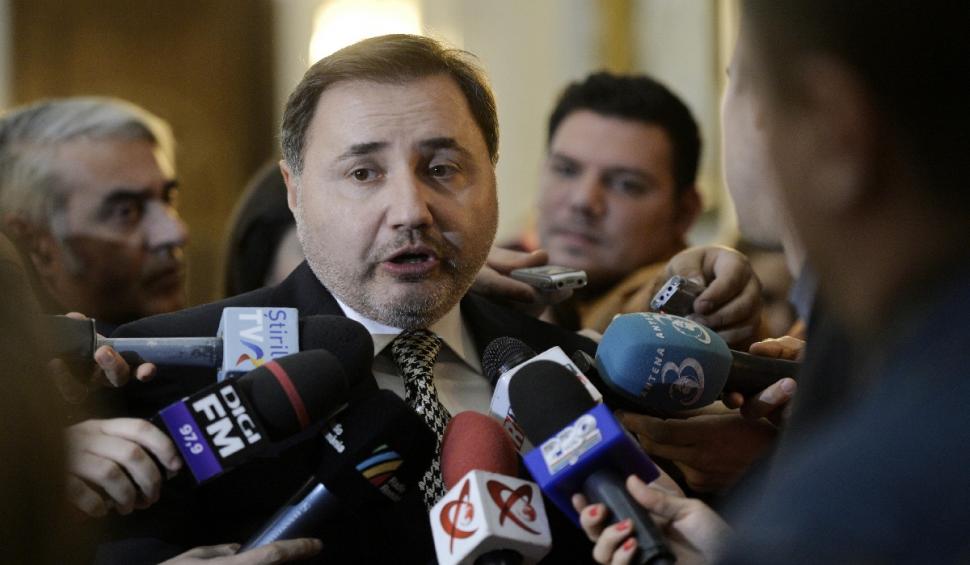 Cristian Rizea a fost cazat la penitenciarul Rahova: "Nu vă gândiţi ce e în spatele meu? Mânca-v-aş gura voastră!" 831040