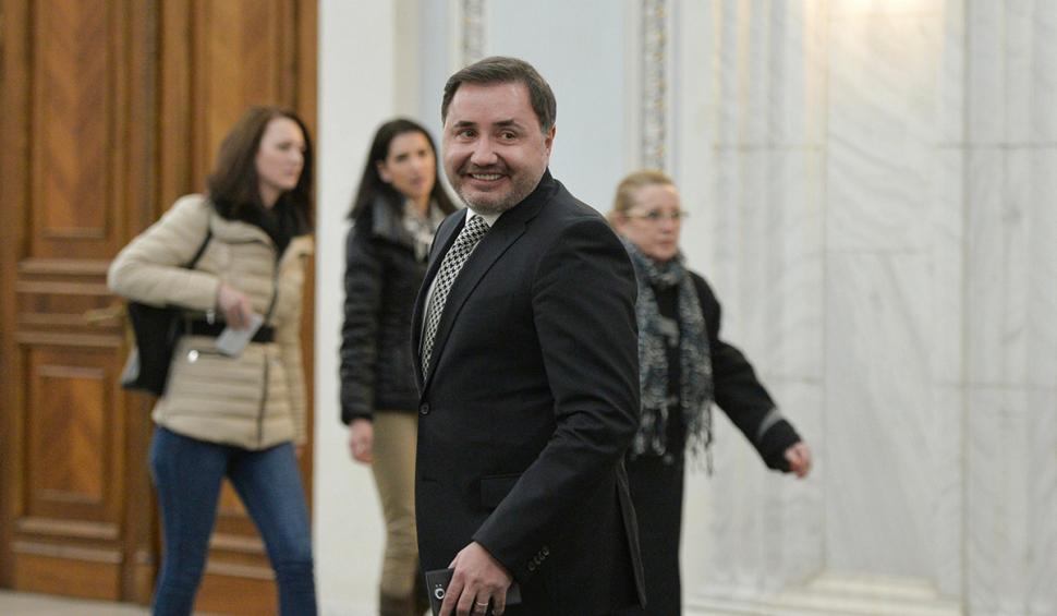 Cristian Rizea a fost cazat la penitenciarul Rahova: "Nu vă gândiţi ce e în spatele meu? Mânca-v-aş gura voastră!" 831041