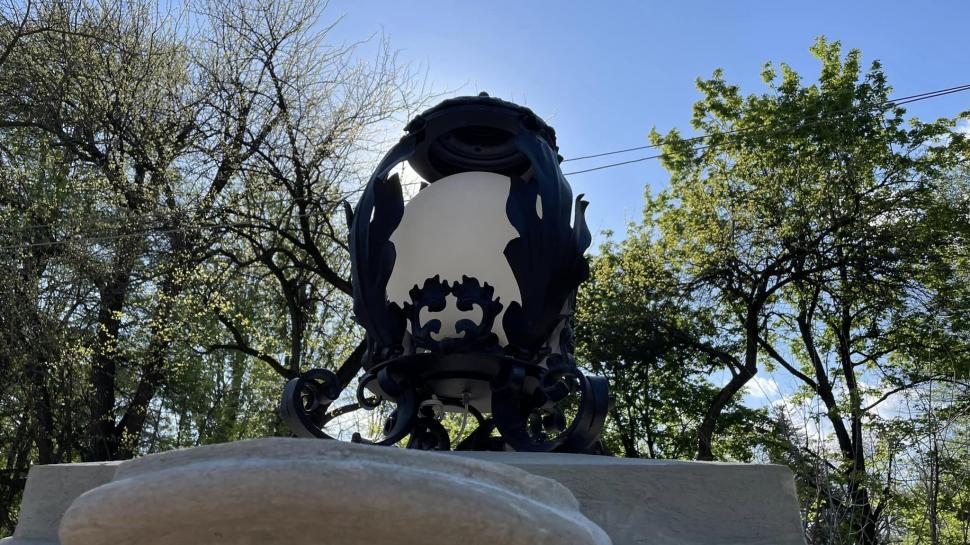 Primele imagini cu podul reabilitat din Parcul Cișmigiu. Nicușor Dan: "Reprezenta un real pericol pentru vizitatori" 831069