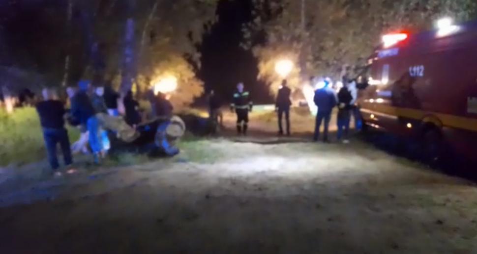 Barcă cu 12 oameni, printre care şi copii, răsturnată în râul Mureş. Căutări disperate în zona Periam Port din Timiş 831334