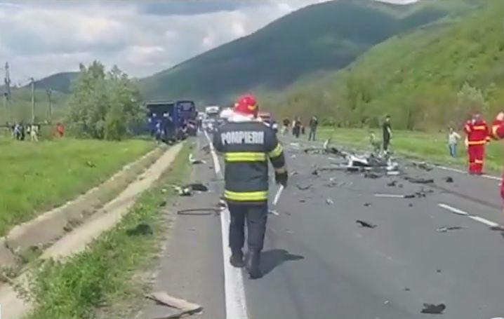 Accident extrem de grav în Caraș-Severin: o mașină a intrat într-un autocar care transporta români în Spania | Cel puțin un mort și mai mulți răniți 831425