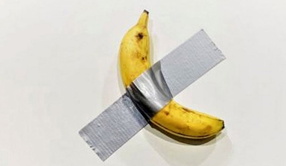 O banană expusă în cadrul unei expoziții de artă a fost mâncată de un vizitator