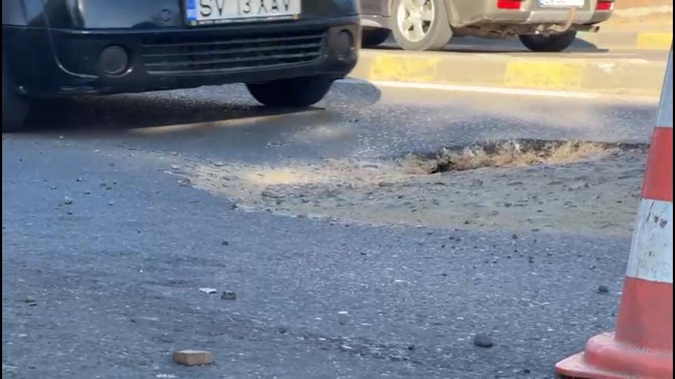 Patru copii și o femeie, răniți după ce un microbuz a intrat într-un stâlp, în Suceava 831457