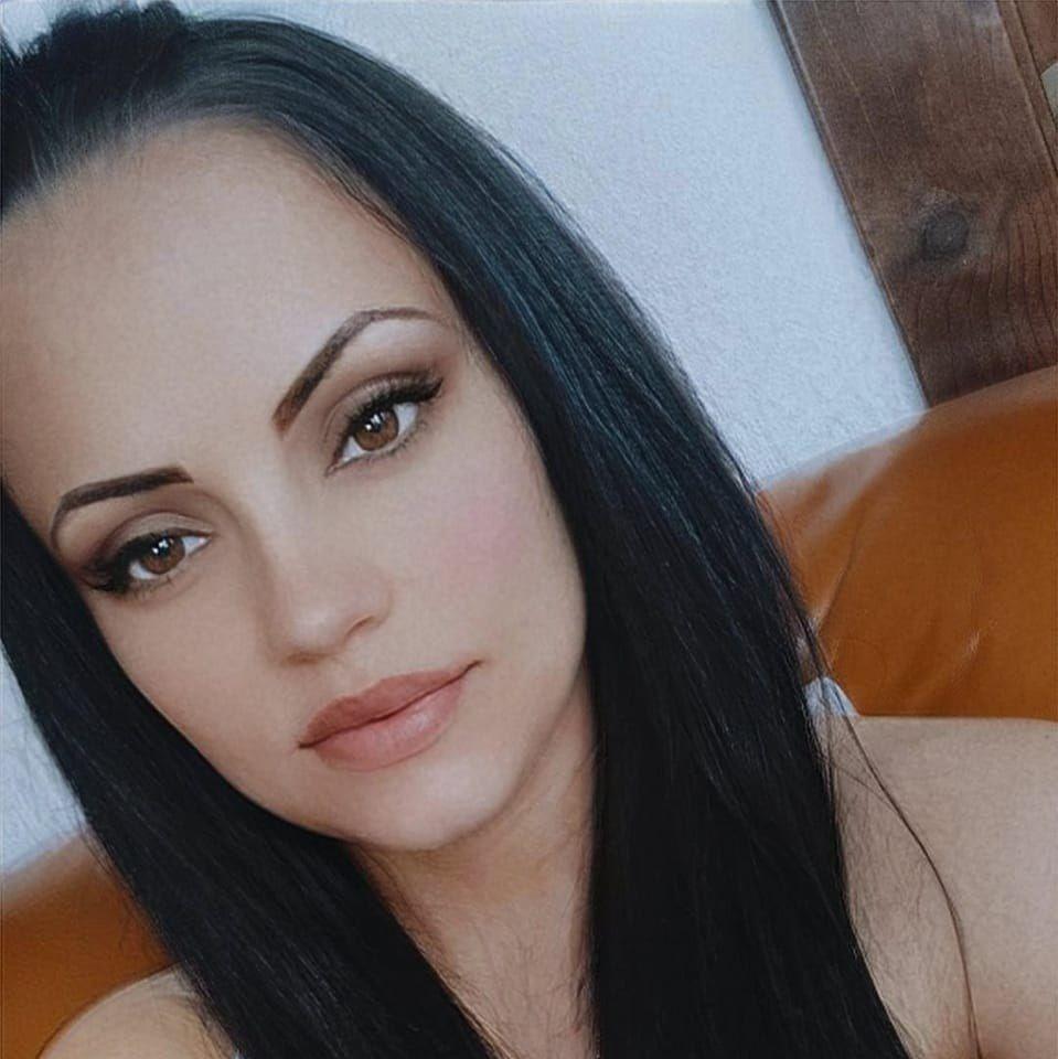 "De ce mi i-ai luat Doamne pe amândoi, cu ce ți-am greșit?" | Strigătul de durere al Alinei, femeia care şi-a pierdut copilul şi soţul în apele Mureșului 831569