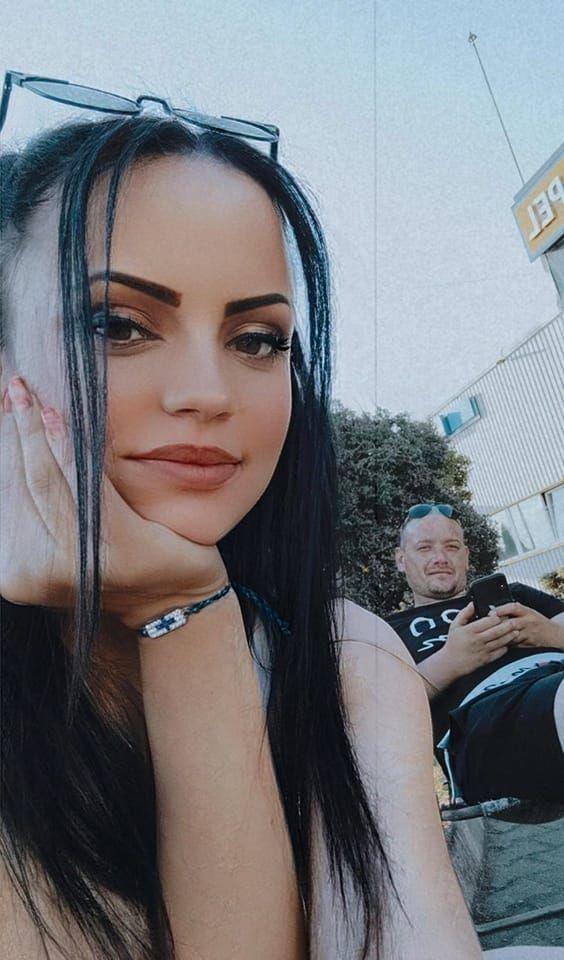 "De ce mi i-ai luat Doamne pe amândoi, cu ce ți-am greșit?" | Strigătul de durere al Alinei, femeia care şi-a pierdut copilul şi soţul în apele Mureșului 831573