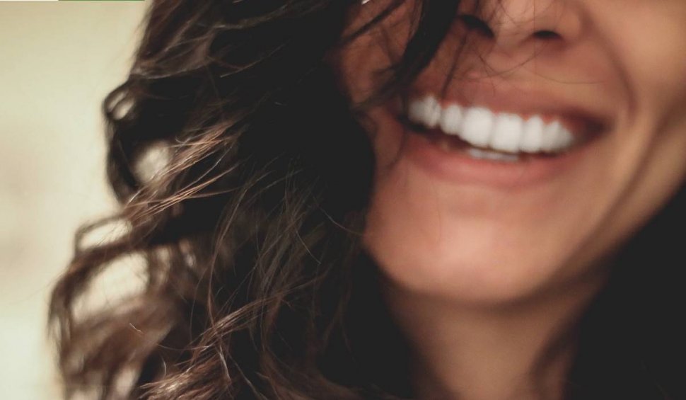 Fațetele dentare și beneficiile lor pentru aspectul zâmbetului tău