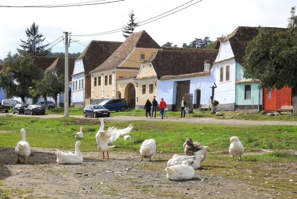 Reportaj The New York Times despre casa regelui Charles din Transilvania. Cât costă să dormi în patul monarhului    831522