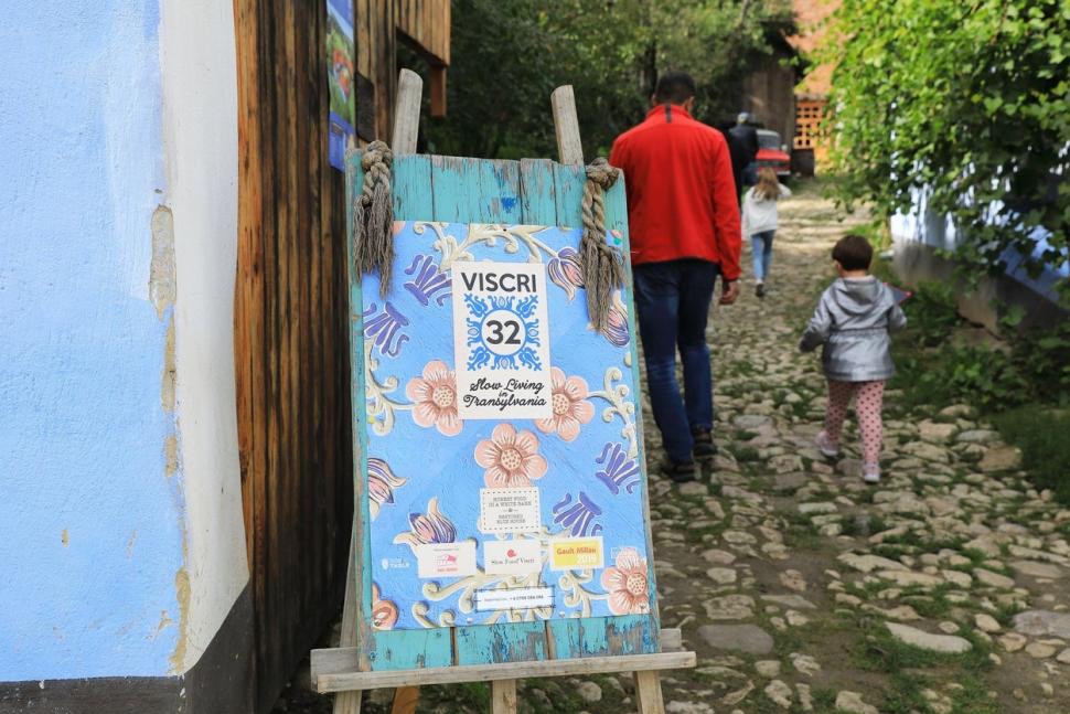 Reportaj The New York Times despre casa regelui Charles din Transilvania. Cât costă să dormi în patul monarhului    831523