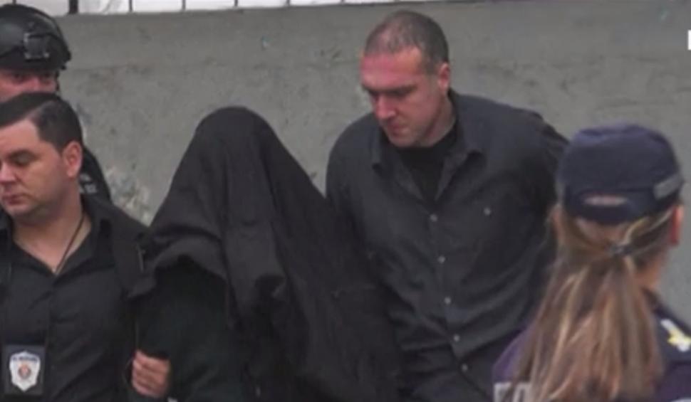 Lacrimi, flori şi lumânări pe străzile din Belgrad după atac. Zeci de mii de oameni aduc un ultim omagiu | Părinţii cer măsuri urgente 832032