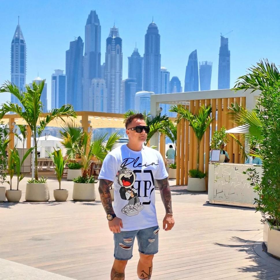 Profesor de sport din Craiova, arestat pentru proxenetism. A folosit metoda ”lover boy” și a încasat zeci de mii de euro 831963