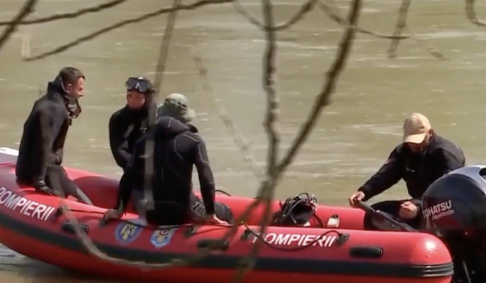 Cadavrul unuia dintre cei patru dispăruți în râul Mureș a fost găsit