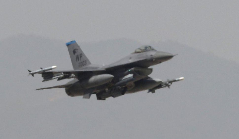 Un avion american F-16 s-a prăbușit în apropiere de granița dintre Coreea de Nord și Coreea de Sud