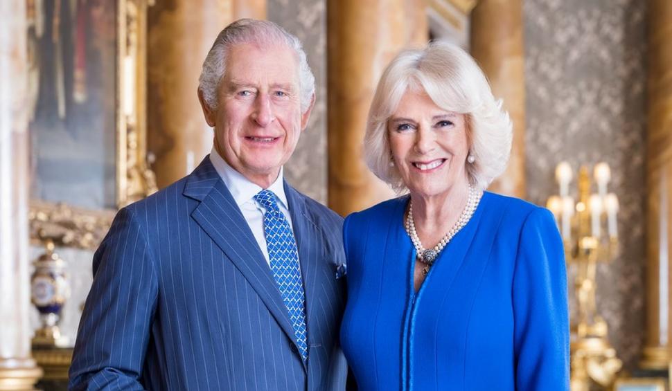 Încoronarea Regelui Charles al III-lea, eveniment istoric transmis în direct de Antena 3 CNN |  Charles și Camilla au salutat mulțimea de la balconul Palatului Buckingham  832344