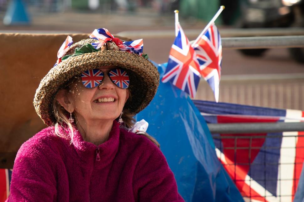 Încoronarea Regelui Charles al III-lea, eveniment istoric transmis în direct de Antena 3 CNN |  Charles și Camilla au salutat mulțimea de la balconul Palatului Buckingham  832398