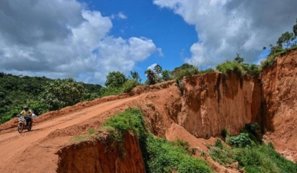 Cum arată orașul înghițit de pământ, de la o zi la alta. Aici locuiesc 73.000 de oameni 832431