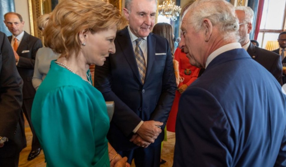 Principesa Margareta a discutat cu Regele Charles, la recepția de la Palatul Buckingham