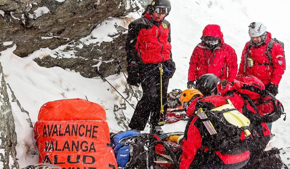 Patru persoane au fost salvate de pe munte de către salvamontişti, în ultimele 24 de ore