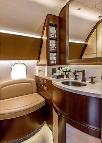 Cum arată avionul privat cu care Klaus Iohannis a mers la Londra, la încoronarea Regelui Charles al lll-lea 832671