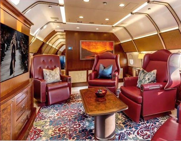 Cum arată avionul privat cu care Klaus Iohannis a mers la Londra, la încoronarea Regelui Charles al lll-lea 832679