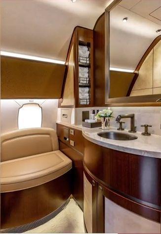 Cum arată avionul privat cu care Klaus Iohannis a mers la Londra, la încoronarea Regelui Charles al lll-lea 832680