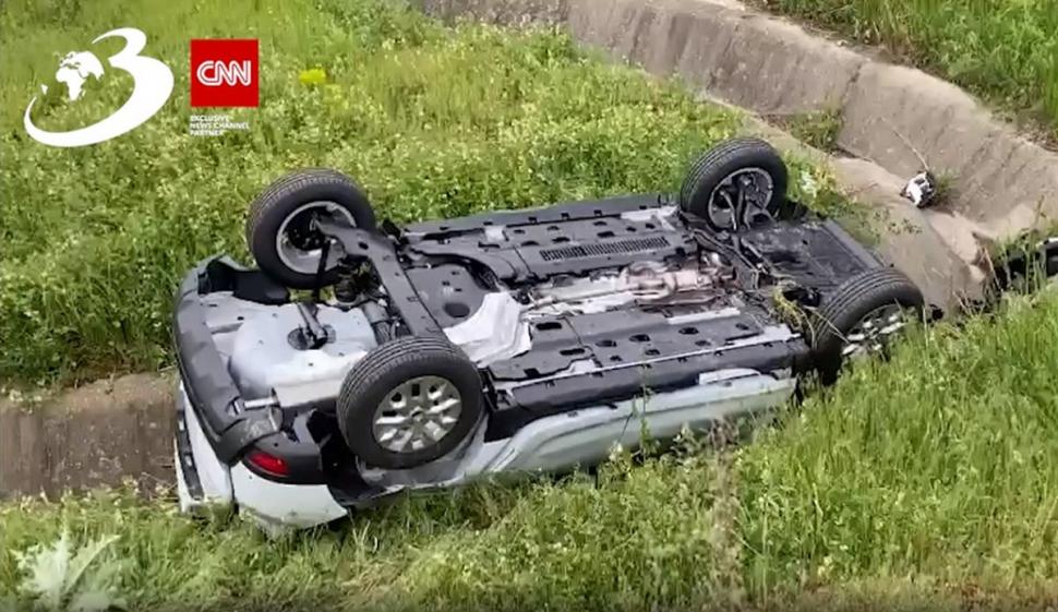 Localnicii din Zădăreni s-au trezit în această dimineață cu o mulțime de Dacii Duster pe câmpul din apropierea localității 832623