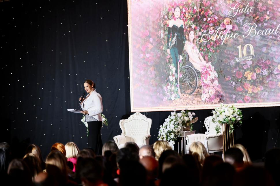 Marcel Ciolacu: ”Dizabilitatea este o barieră, dar puterea adevărată constă în a o transforma într-o viață frumoasă” 833000