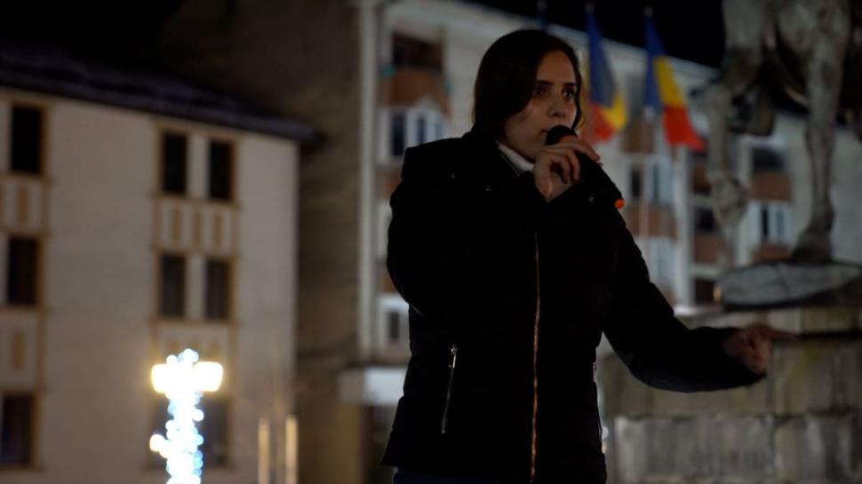 Ea este colaboratoarea AUR care a încercat să intre în Parlament cu patru gloanțe în geantă! Are doar 22 de ani 833048