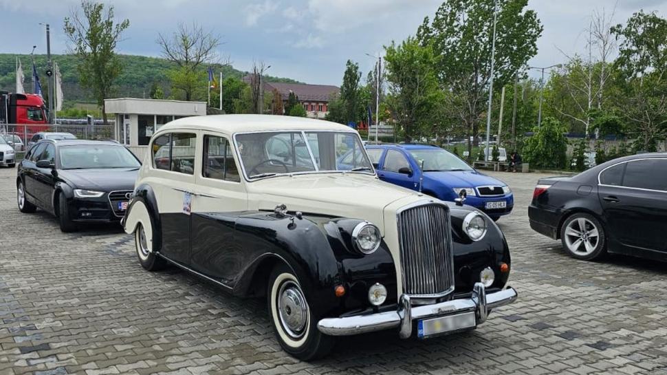 Un român a adus maşina Prinţesei Anne, sora Regelui Charles, la RAR Iaşi: "Visul unei prinţese transformat în realitate"