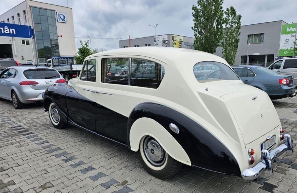 Un român a adus maşina Prinţesei Anne, sora Regelui Charles, la RAR Iaşi: "Visul unei prinţese transformat în realitate" 833092