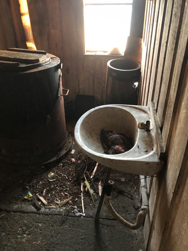 Rețea care racola persoane cu handicap pe care le exploata ca pe sclavi, destructurată în Maramureș 833457